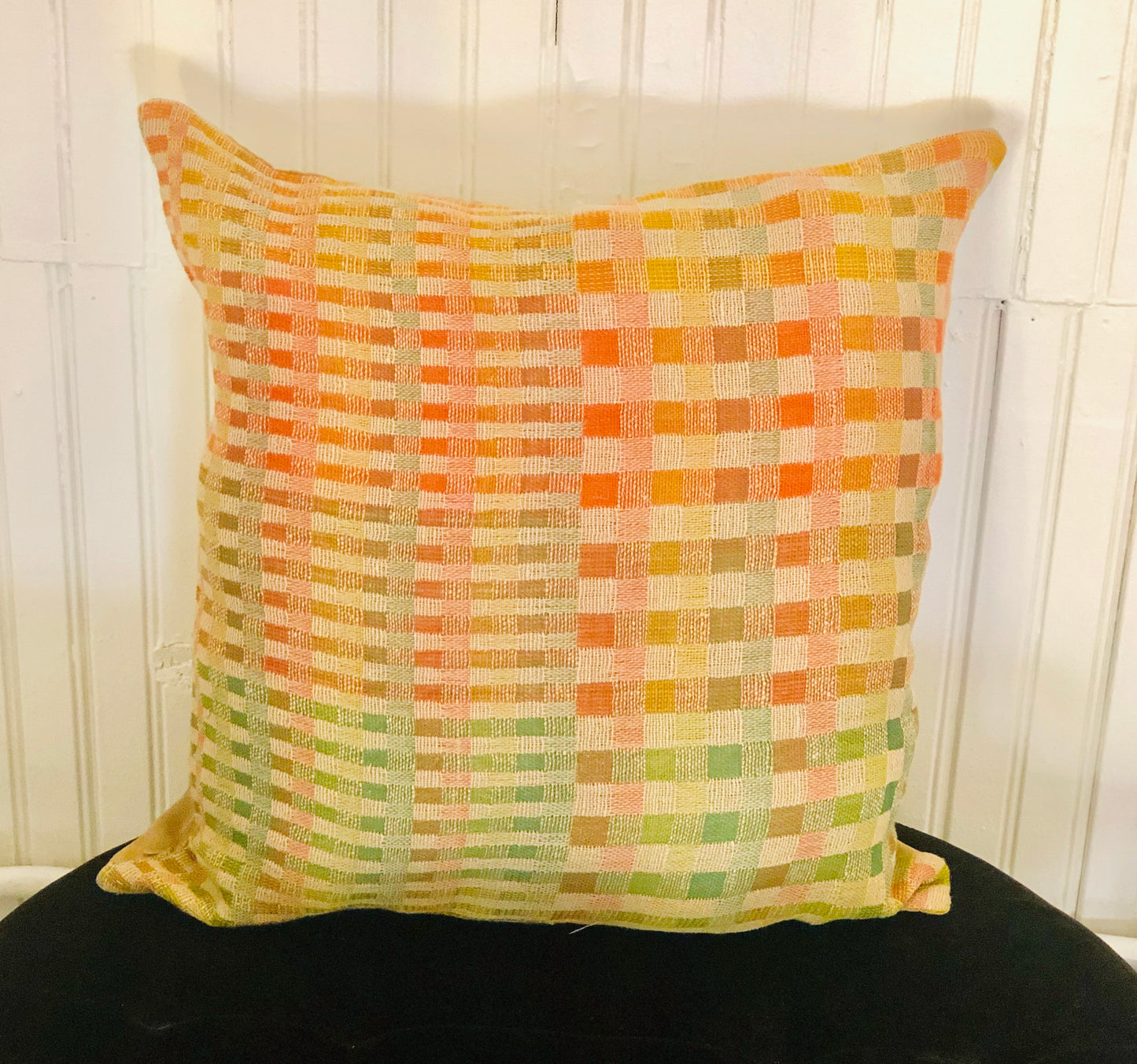 Handwoven throw with matching pillow - YEHT CO.